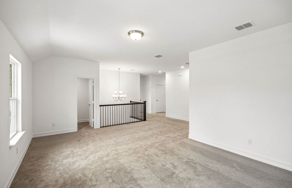 Spacious, unfurnished interior of a new home in Creekview Meadows, Pilot Point (Image 26).