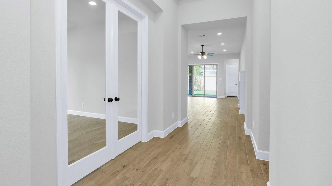 Spacious, unfurnished interior of a new home in Kresston, Magnolia (Image 12). Spacious, unfurnished interior of a new home in Kresston, Magnolia (Image 12).