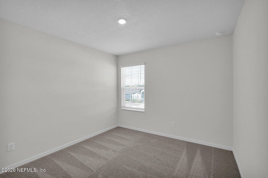 Spacious, unfurnished interior of a new home in , Middleburg (Image 18).
