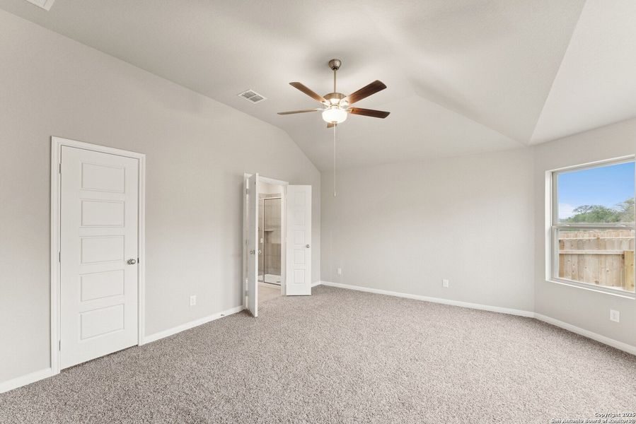 Spacious, unfurnished interior of a new home in Agave, San Antonio (Image 22). Spacious, unfurnished interior of a new home in Agave, San Antonio (Image 22).