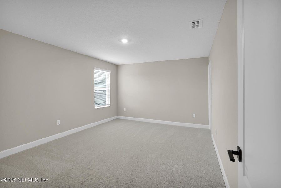 Spacious, unfurnished interior of a new home in Jennings Farm, Middleburg (Image 14).