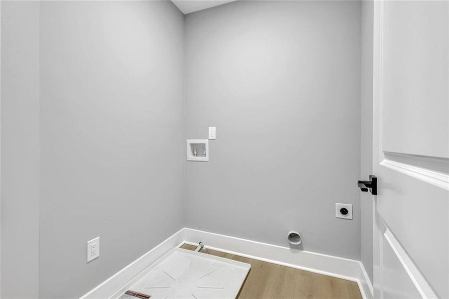 Spacious, unfurnished interior of a new home in , Fairburn (Image 39).