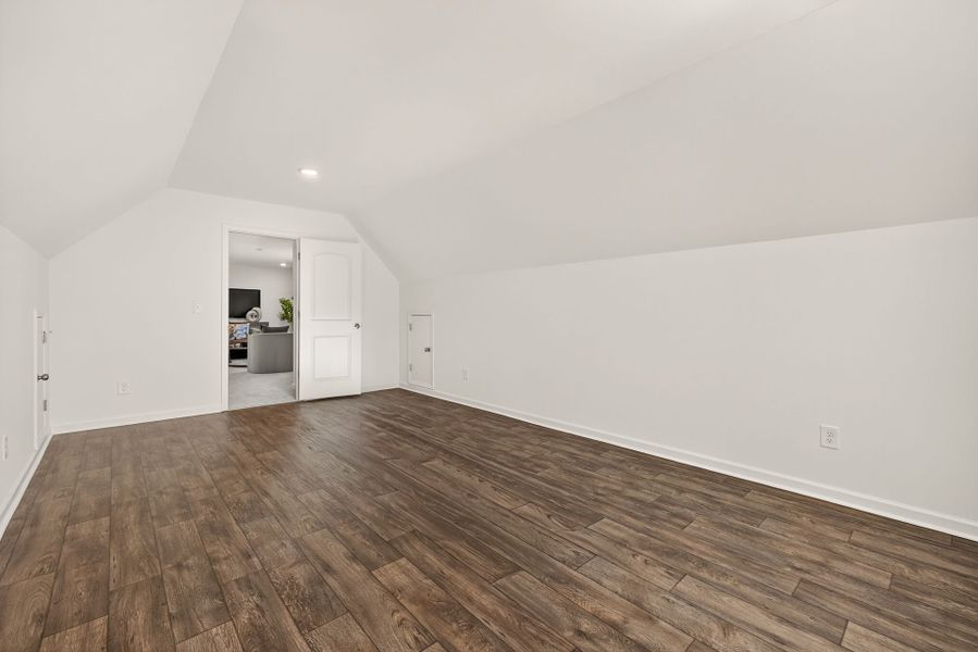 Spacious, unfurnished interior of a new home in Edgewater - The Links, Lancaster (Image 21).