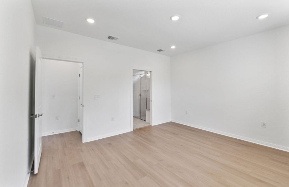 Spacious, unfurnished interior of a new home in Sun City Texas, Georgetown (Image 13). Spacious, unfurnished interior of a new home in Sun City Texas, Georgetown (Image 13).