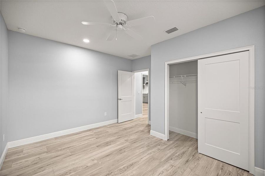 Spacious, unfurnished interior of a new home in , Ocala (Image 17).