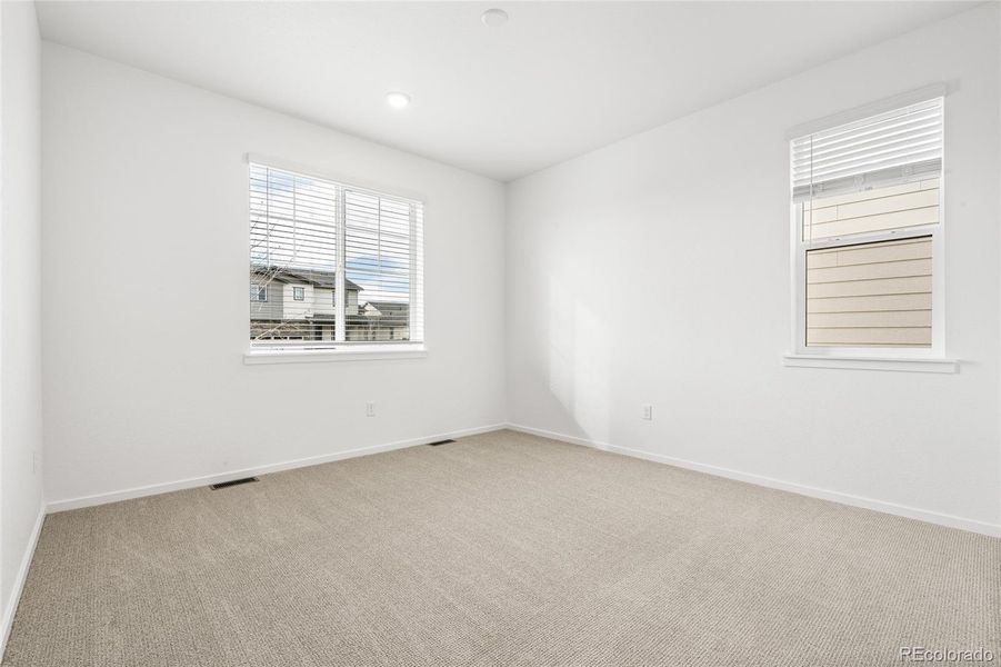 Spacious, unfurnished interior of a new home in Harvest Crossing, Aurora (Image 28).