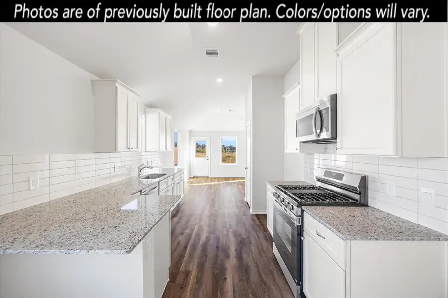 Image 22 of a home in Santa Fe.