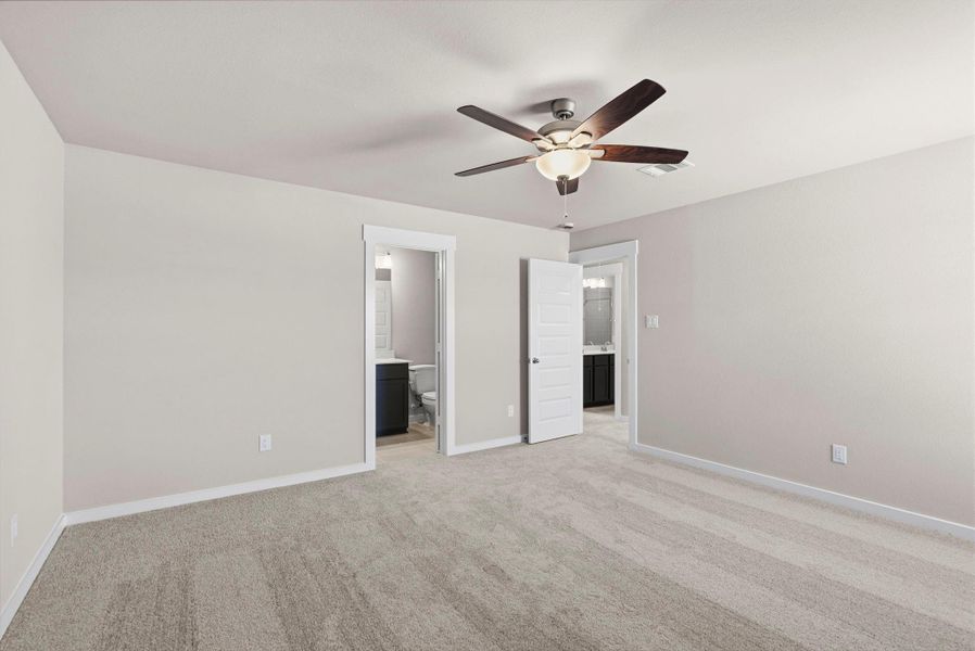 Spacious, unfurnished interior of a new home in Trinity Grove, Spring (Image 14).