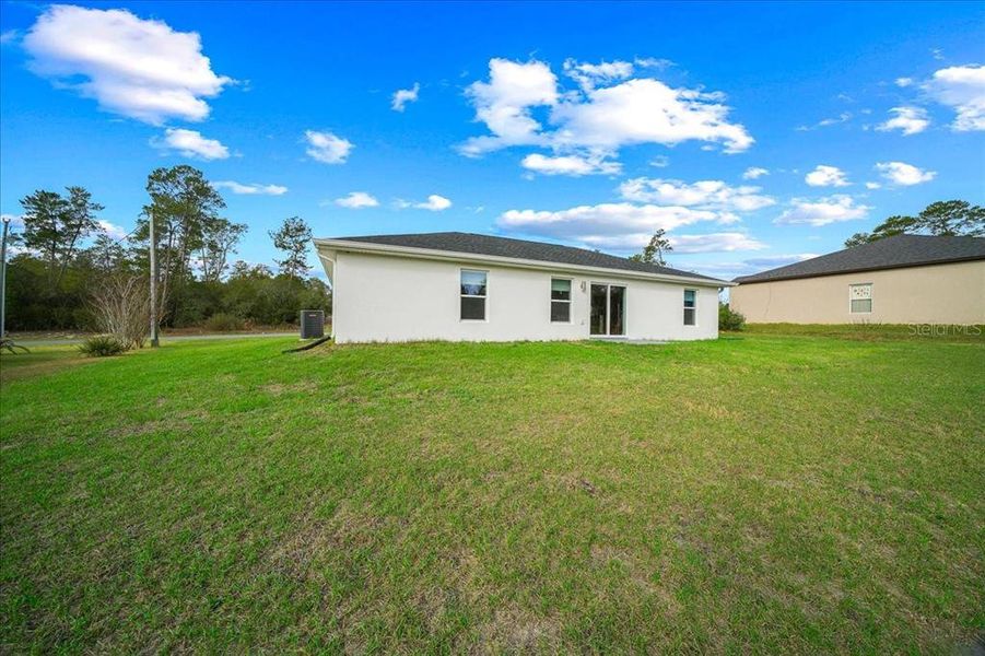 Exterior details and patio area of a home in , Ocala (Image 23).