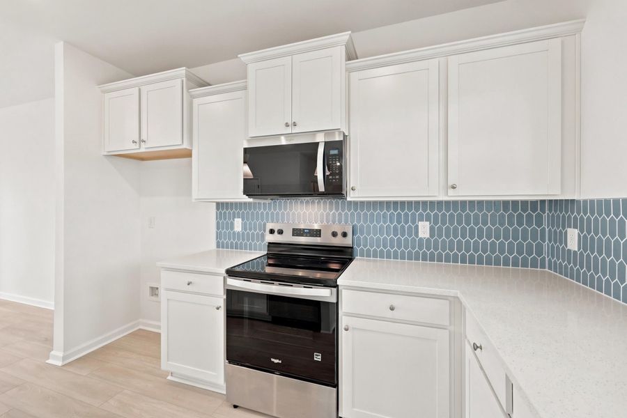 Furnished interior view inside a new home in Edgefield, Loris (Image 9).