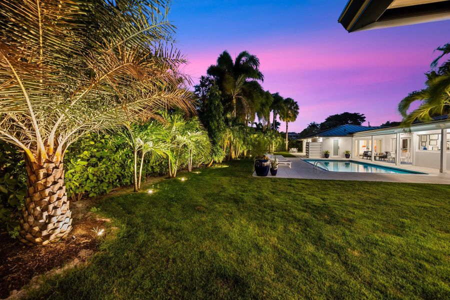 Large Backyard Paradise
