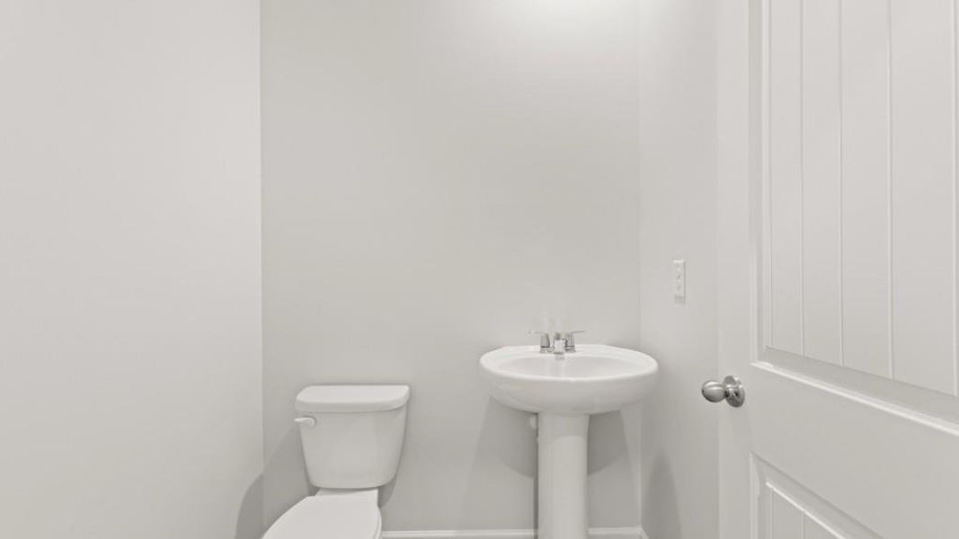 Furnished interior view inside a new home in Creekview, Atlanta (Image 6).