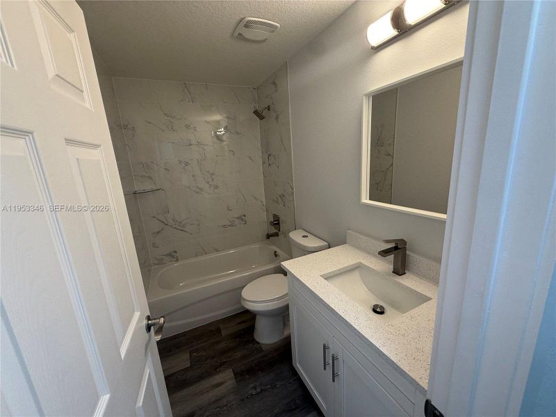 Furnished interior view inside a new home in , Dunnellon (Image 4).