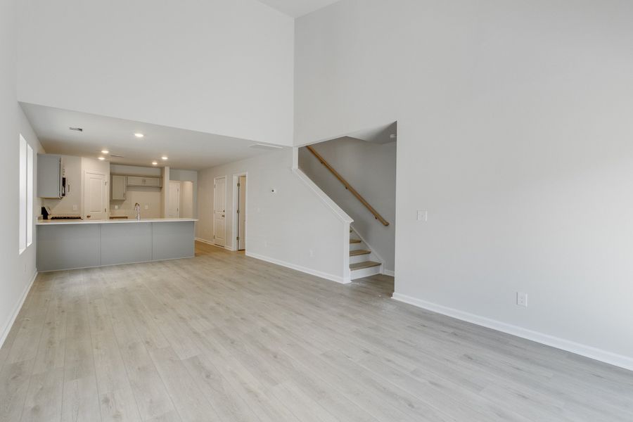 Spacious, unfurnished interior of a new home in Bluefield, Lexington (Image 19).