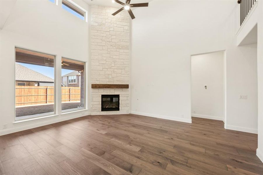 Spacious, unfurnished interior of a new home in Country Lakes, Denton (Image 25).