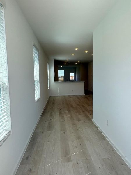 Spacious, unfurnished interior of a new home in Stokesbury, Waller (Image 14).
