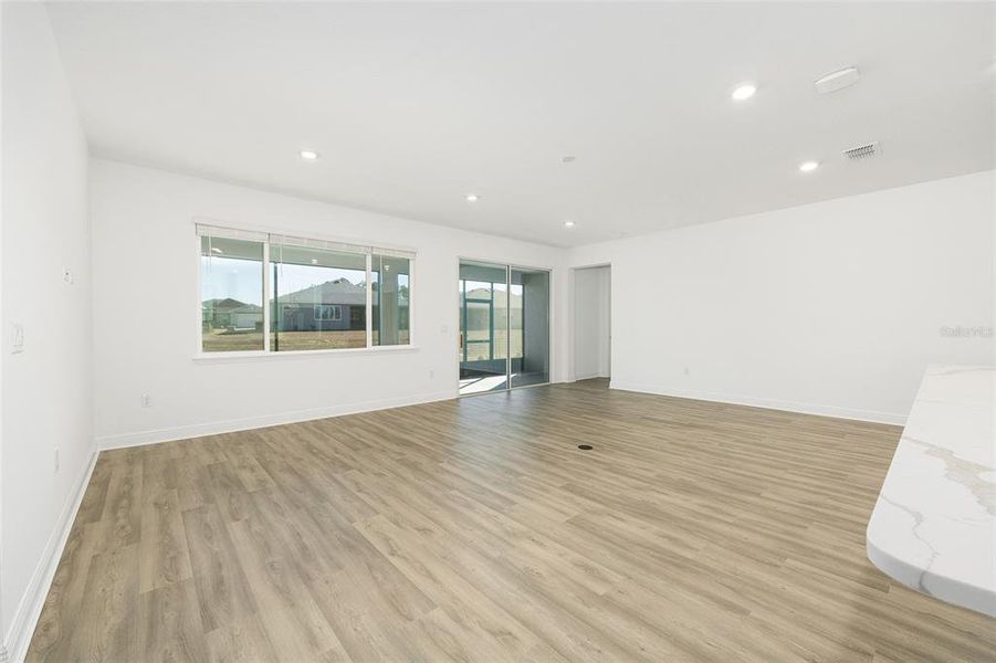 Spacious, unfurnished interior of a new home in , Ocala (Image 33).