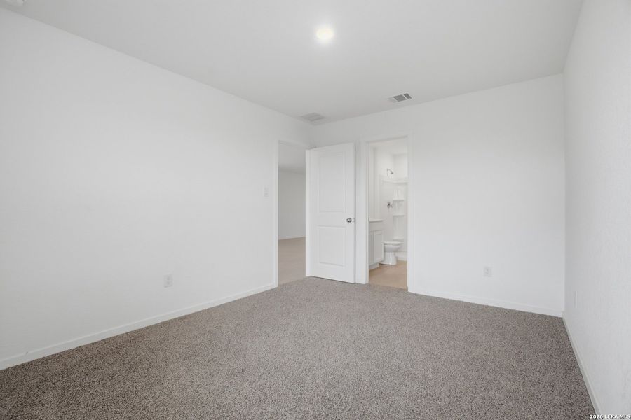 Spacious, unfurnished interior of a new home in Rose Valley, Converse (Image 16).