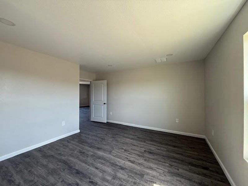 Spacious, unfurnished interior of a new home in , Honey Grove (Image 24).