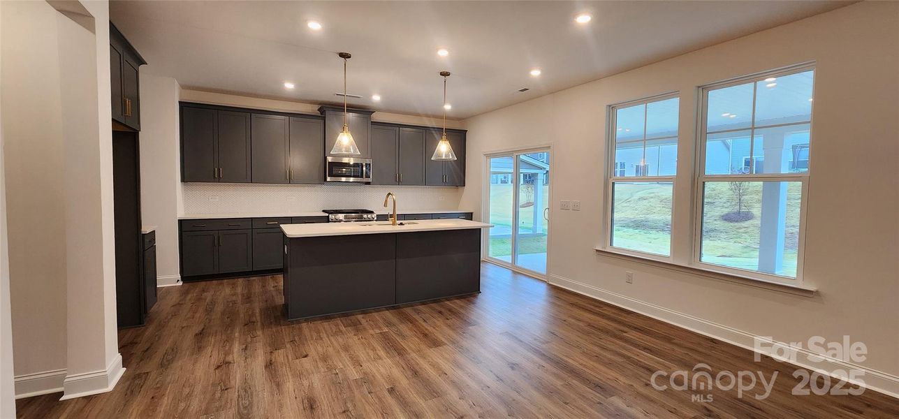 **PHOTO REPRESENTATION ONLY** DESIGN SELECTIONS MAY VARY **PHOTO REPRESENTATION ONLY** DESIGN SELECTIONS MAY VARY