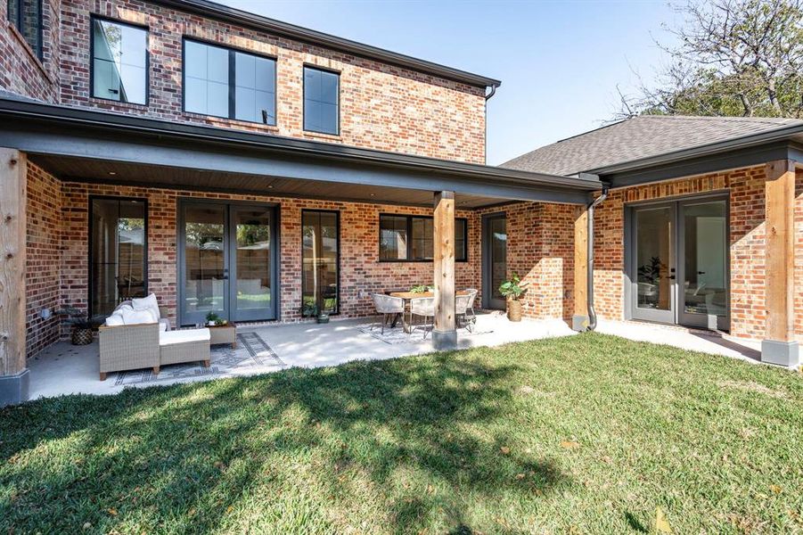 Exterior details and patio area of a home in , Dallas (Image 21).