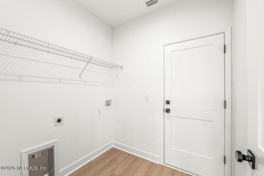 Spacious, unfurnished interior of a new home in , Keystone Heights (Image 19).