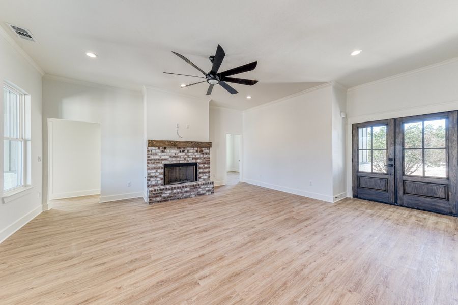 Representative unfurnished interior of a home built from the Jarrett 1 by Zeal Home Builders in Saddle Crest Estates, Weatherford (Image 20).