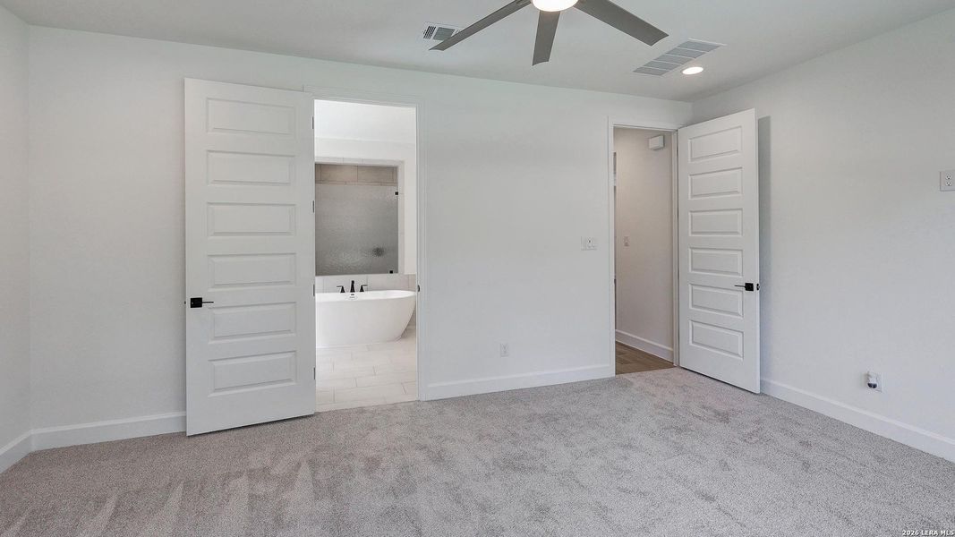 Spacious, unfurnished interior of a new home in The Ranches at Creekside, Boerne (Image 28). Spacious, unfurnished interior of a new home in The Ranches at Creekside, Boerne (Image 28).