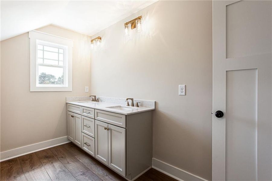 Furnished interior view inside a new home in , Grayson (Image 11).