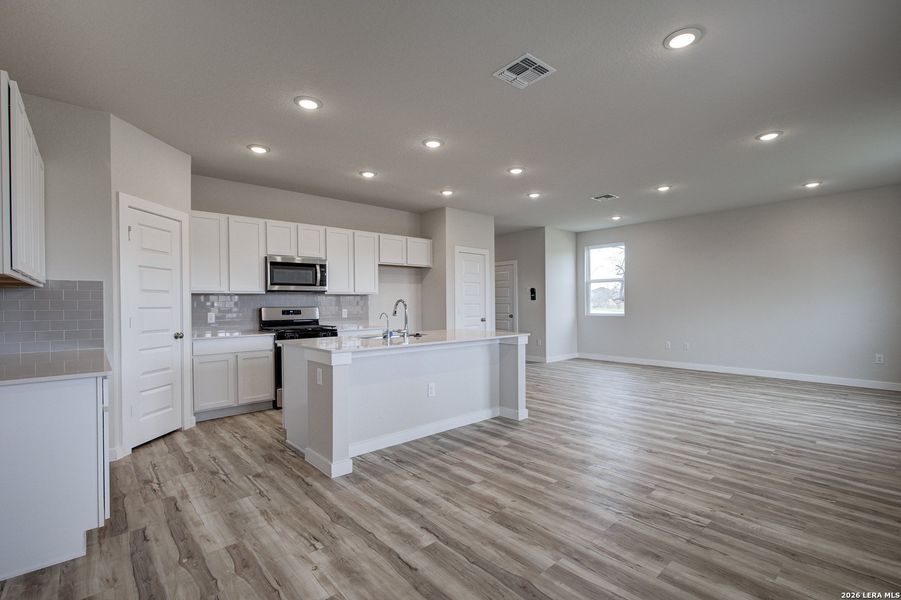 Furnished interior view inside a new home in Mesa Vista, San Antonio (Image 5).
