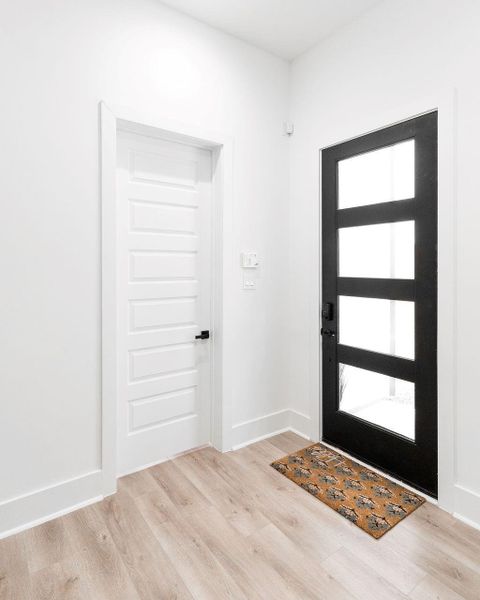 Spacious, unfurnished interior of a new home in , Houston (Image 22).