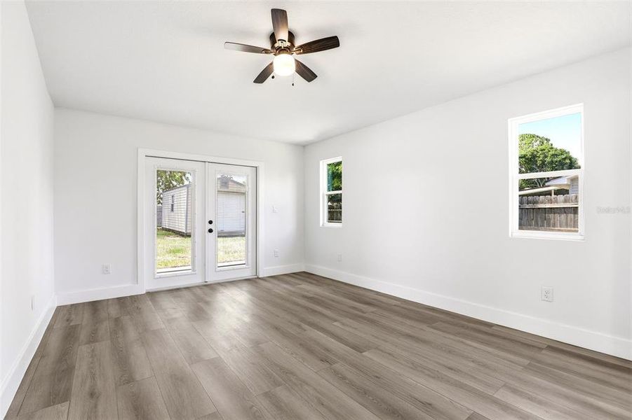 Spacious, unfurnished interior of a new home in , Cocoa (Image 18).