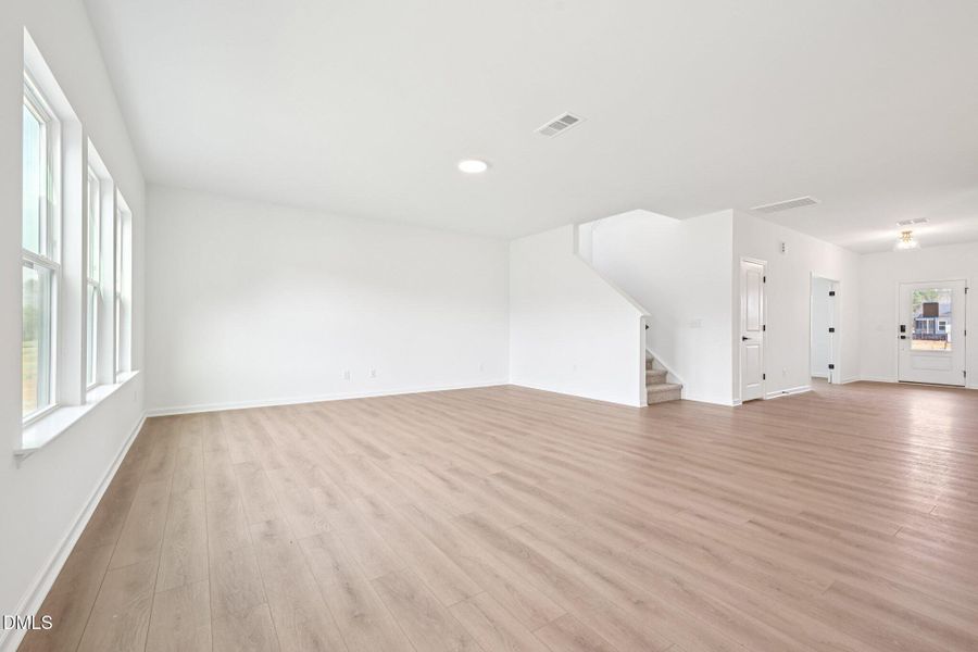 8-web-or-mls-N Stone Ml Trl-S2611-008 - 8-web-or-mls-N Stone Ml Trl-S2611-008 -