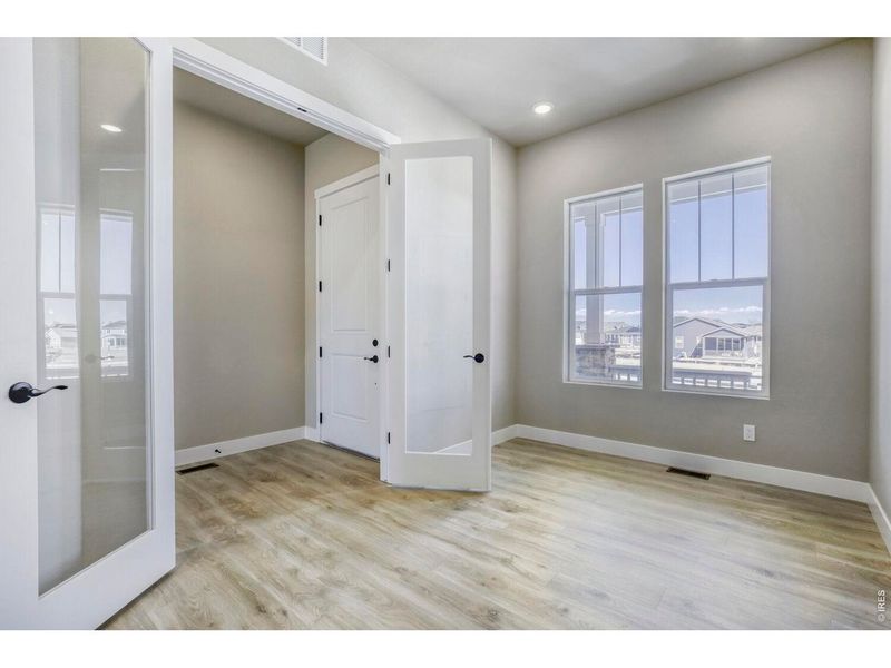 Spacious, unfurnished interior of a new home in , Fort Collins (Image 27).