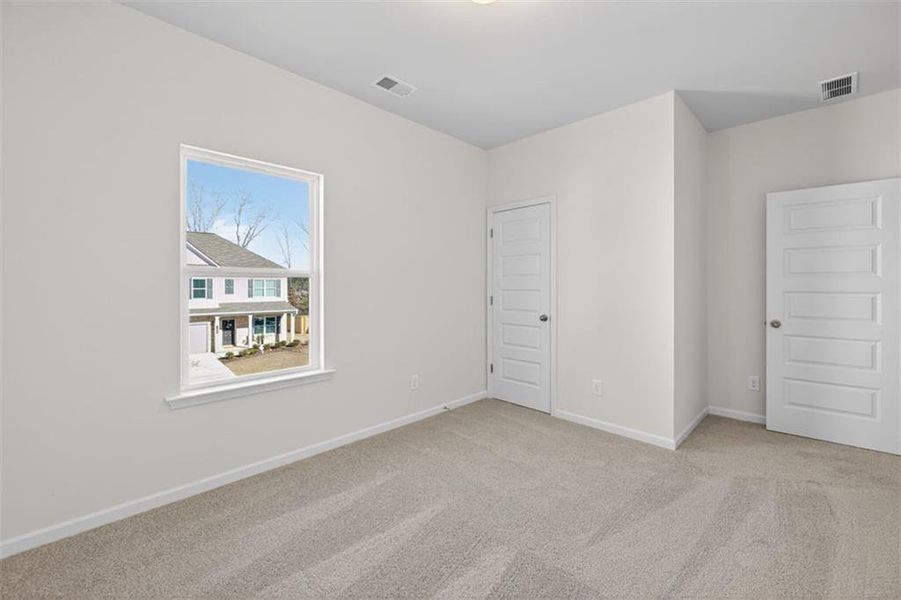 Spacious, unfurnished interior of a new home in Victoria Heights, Dallas (Image 28).