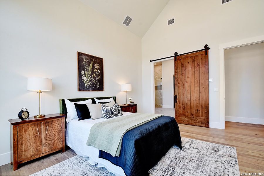 Furnished interior view inside a new home in , Bandera (Image 4).