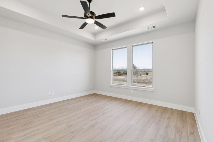 Spacious, unfurnished interior of a new home in Ellis Ranch Estates, Waxahachie (Image 21).