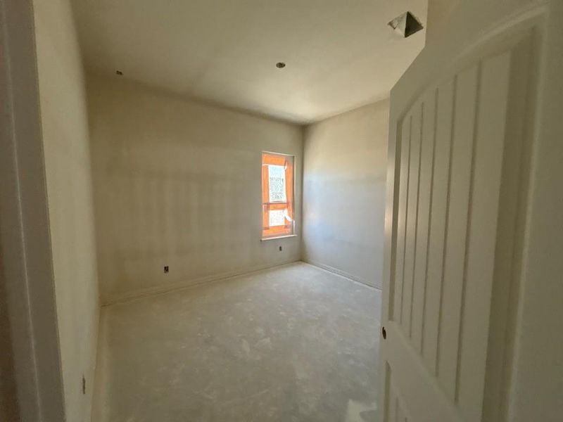 Spacious, unfurnished interior of a new home in Waterford Park, Weatherford (Image 12). Spacious, unfurnished interior of a new home in Waterford Park, Weatherford (Image 12).