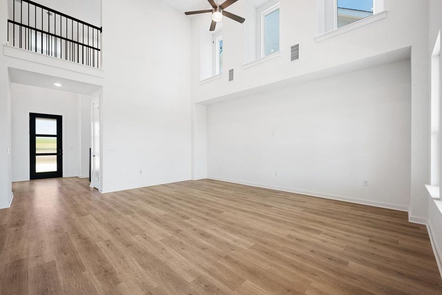Spacious, unfurnished interior of a new home in Goodnight Ranch, Austin (Image 8).