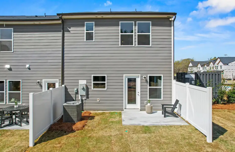 Exterior details and patio area of a home in Mallard Park, Charlotte (Image 4).