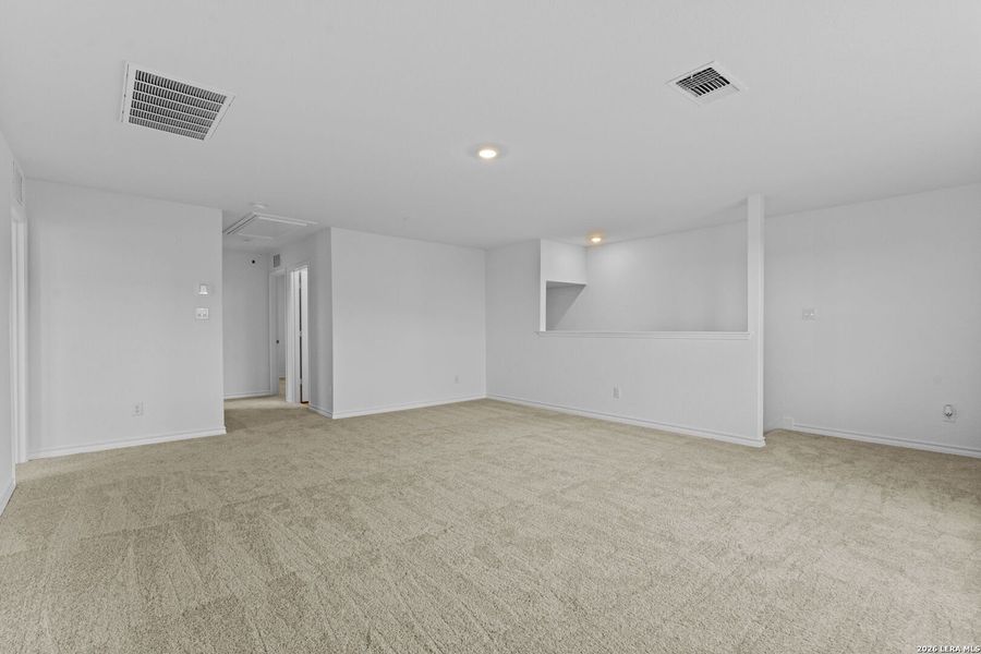 Spacious, unfurnished interior of a new home in Nopal Valley, San Antonio (Image 34). Spacious, unfurnished interior of a new home in Nopal Valley, San Antonio (Image 34).