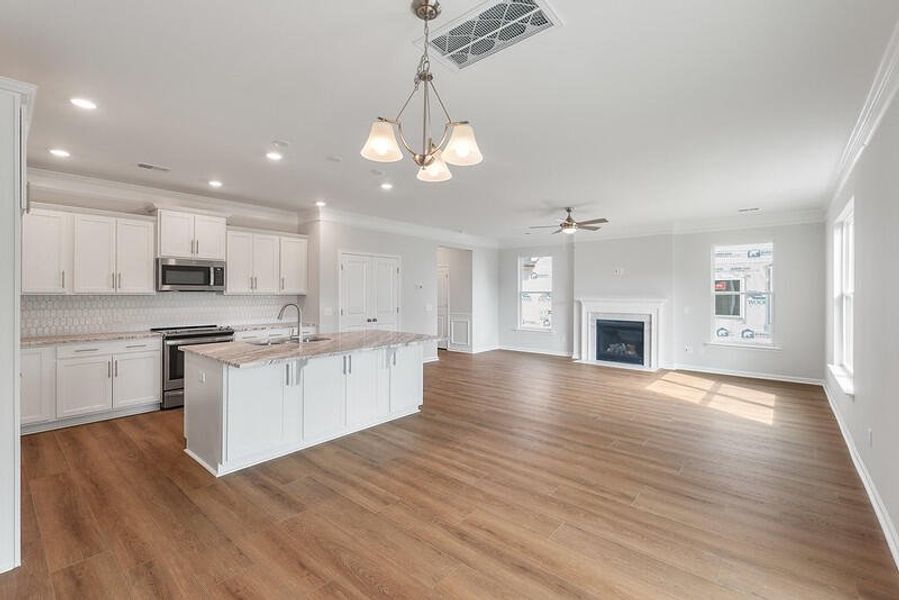 Spacious, unfurnished interior of a new home in Parker's Preserve, Ridgeville (Image 20).