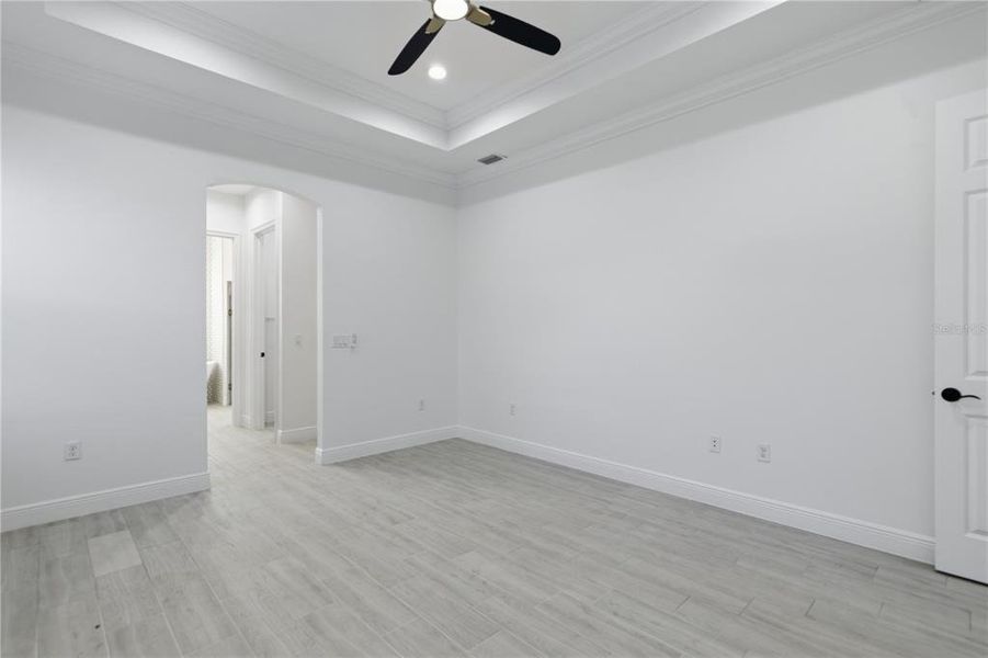 Spacious, unfurnished interior of a new home in , Ocala (Image 19).