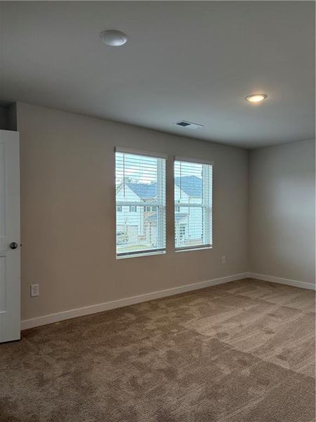 Spacious, unfurnished interior of a new home in Southern Hills, McDonough (Image 33).