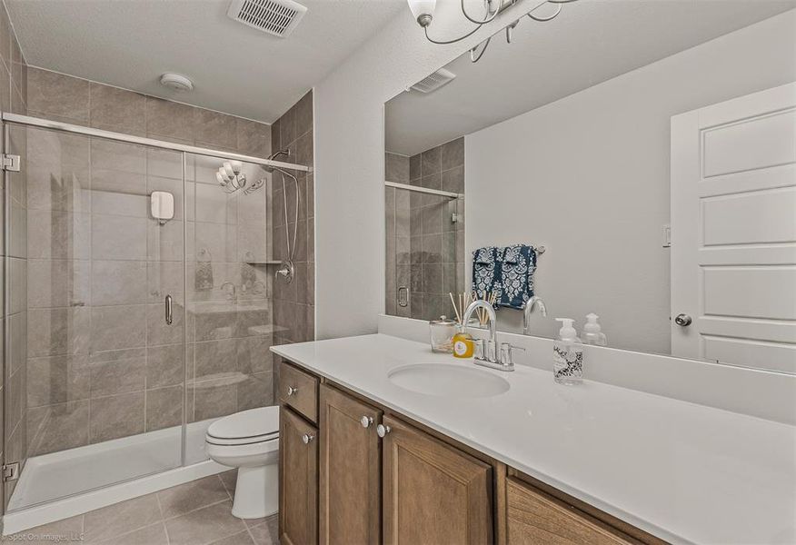 Furnished interior view inside a new home in , Wylie (Image 7).