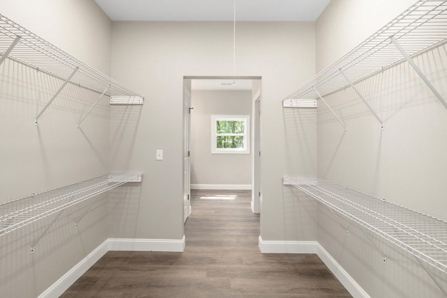 Spacious, unfurnished interior of a new home in , Manning (Image 9).