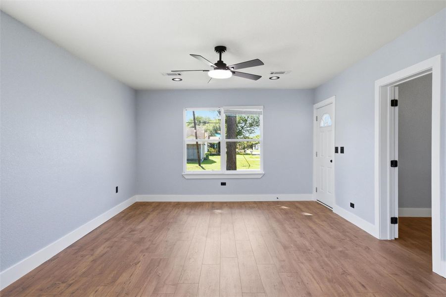 Spacious, unfurnished interior of a new home in , Bremond (Image 12).