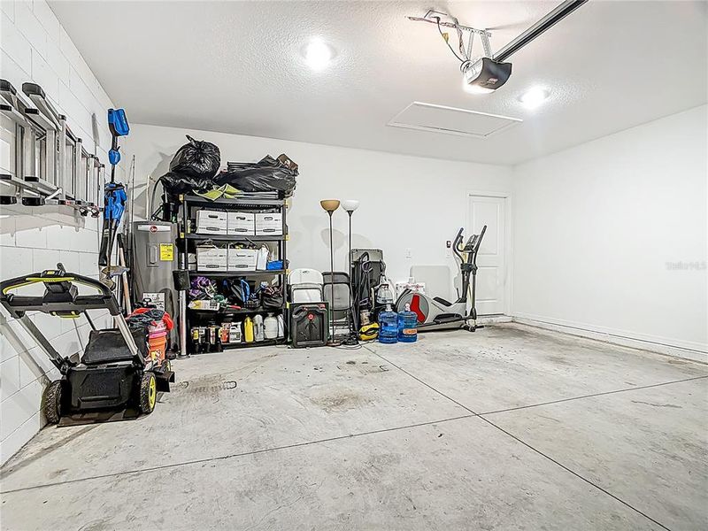 Spacious, unfurnished interior of a new home in , Haines City (Image 22).