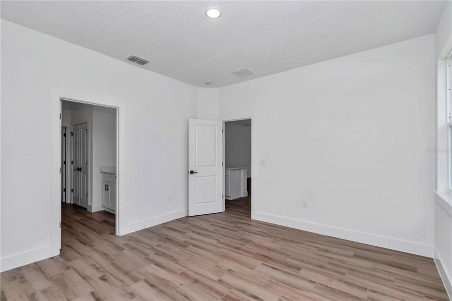 Spacious, unfurnished interior of a new home in , Dunnellon (Image 42). Spacious, unfurnished interior of a new home in , Dunnellon (Image 42).