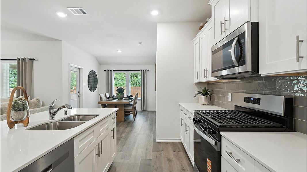 Representative furnished interior of a home built from the Huntsville by D.R. Horton in The Reserve at Timber Creek, Lindale (Image 13).